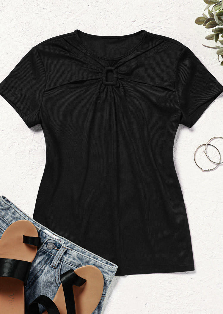 

Blouses Hollow Out Ruffled O-Neck Blouse in Black. Size: L,M