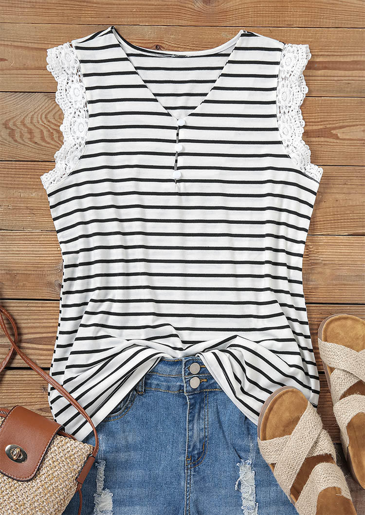 

Blouses Lace Striped Splicing Cap Sleeve Blouse in White. Size: L,M,,XL