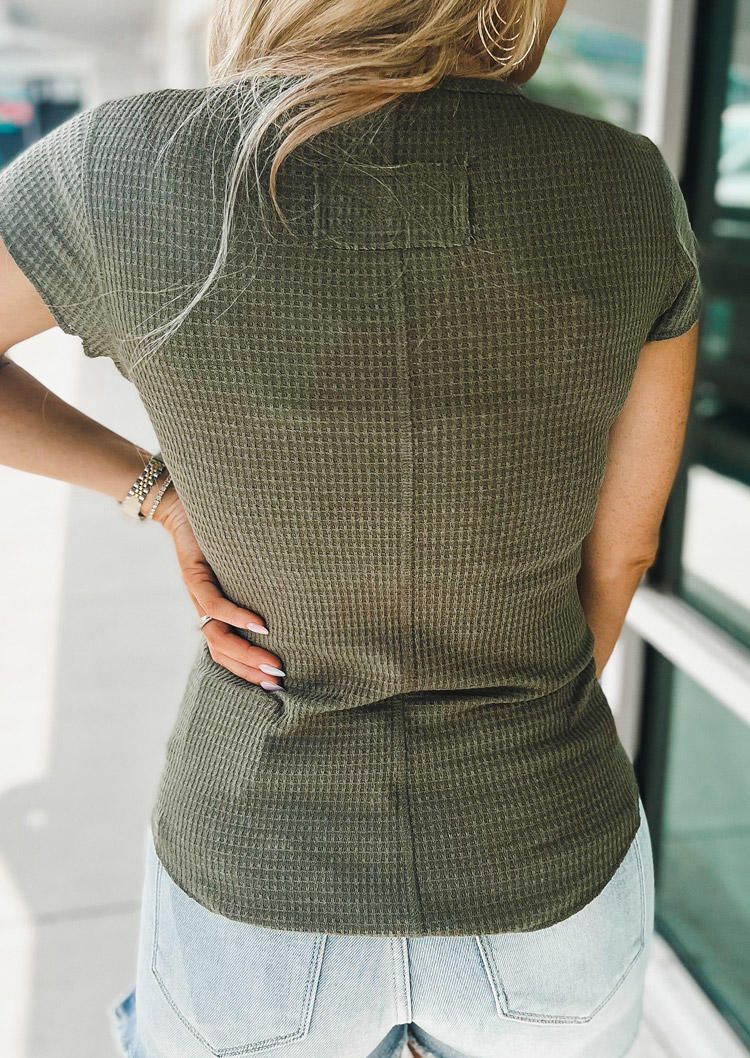 

Blouses Snap Button Waffle U-Neck Blouse - Army Green in Green. Size: L,M,,XL