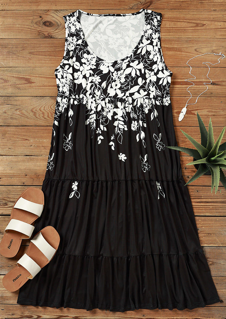 

Mini Dresses Floral Ruffled O-Neck Mini Dress in Black. Size: L,M