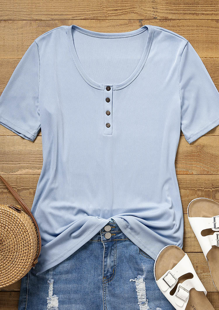 

Blouses Button Ribbed U-Neck Blouse in Blue. Size: L,M,,XL