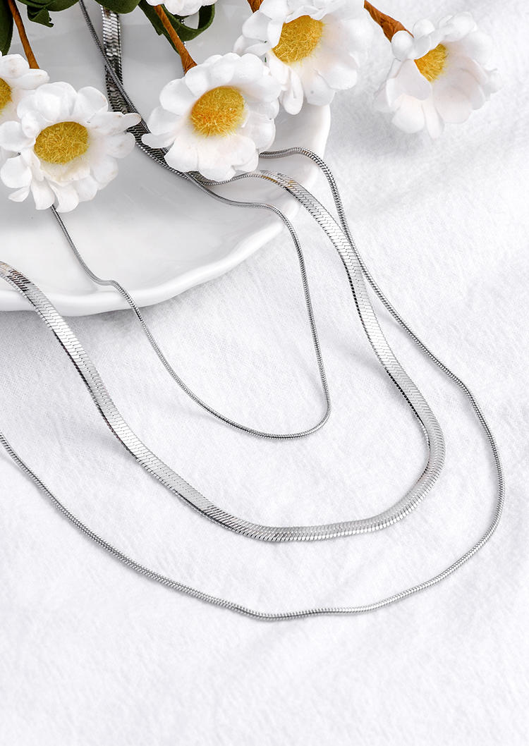 

Necklaces Multi-Layered Herringbone Alloy Chain Necklace in Silver. Size