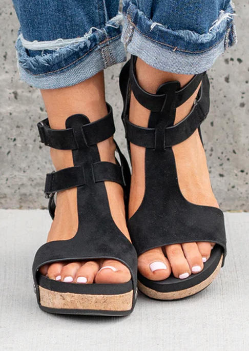 

Sandals Studded Hollow Out Peep Toe Wedge Sandals in Black. Size: ,38,39,40,41