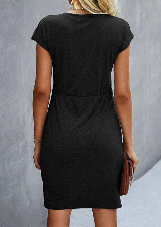 

Mini Dresses Twist O-Neck Mini Dress in Black. Size: M