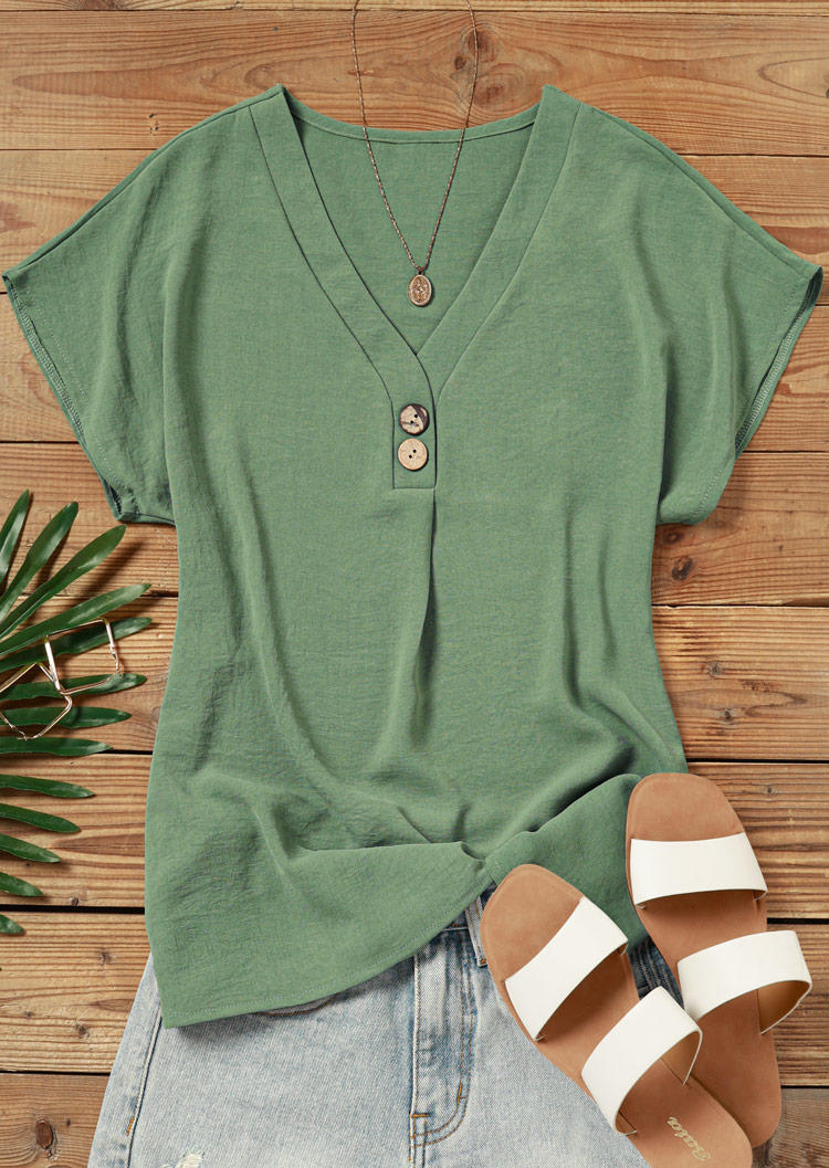 

Blouses Button Short Sleeve V-Neck Blouse in Green. Size: M