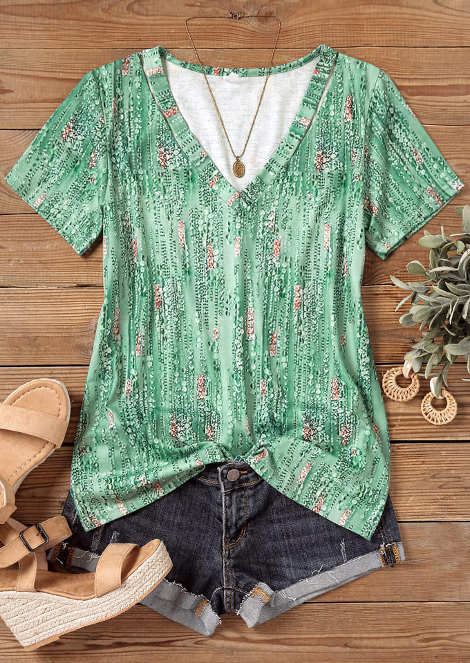 

Blouses Floral Hollow Out V-Neck Blouse in Multicolor. Size: L