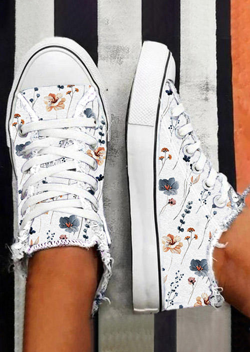 

Sneakers Ditsy Floral Lace Up Flat Sneakers in White. Size: ,38,39,40,41