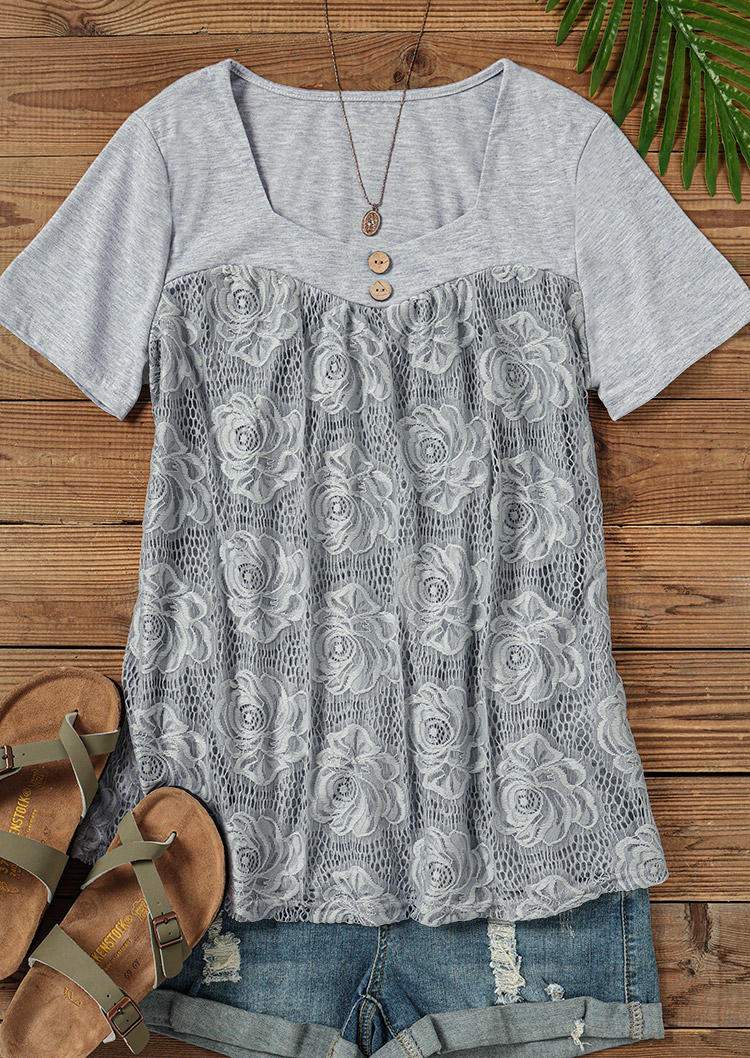

Blouses Floral Lace Splicing Button Ruffled Blouse in Gray. Size: L,M