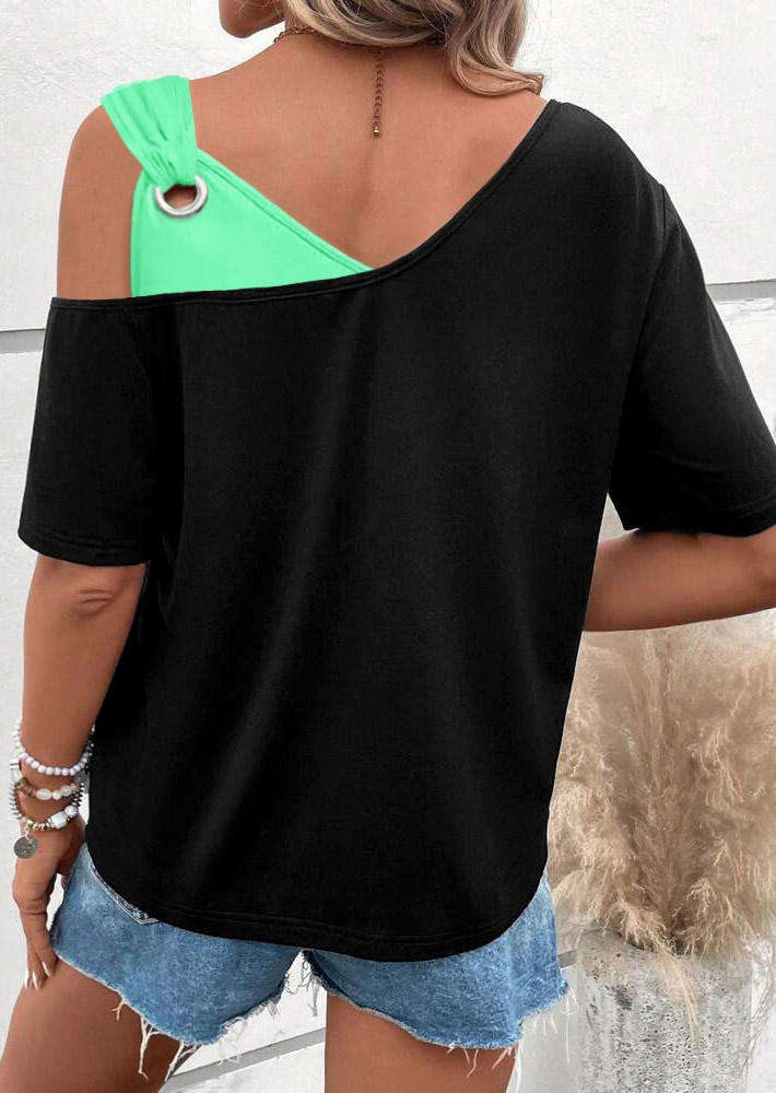 

Blouses Color Block Eyelet Fake Two-Piece Blouse in Black. Size: L,M,,XL