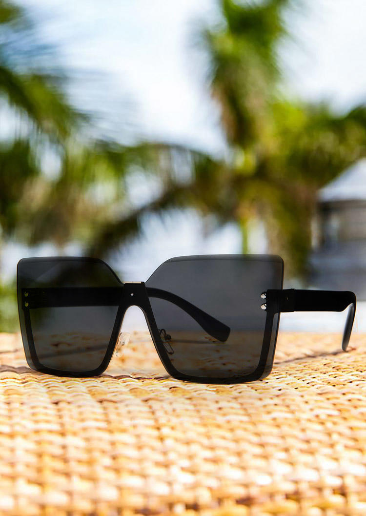 

Sunglasses Trendy Leopard Frame Sunglasses in Black. Size