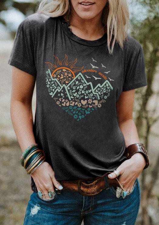 

T-shirts Tees Adventure Awaits Heart Sun Short Sleeve T-Shirt Tee - Dark Grey in Gray. Size