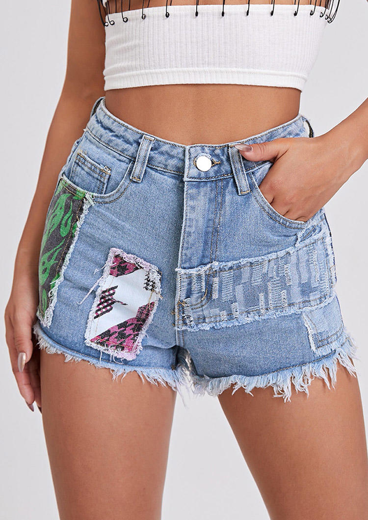 

Shorts Patch Frayed Hem Pocket Denim Shorts - Light Blue in Blue. Size: L,M,,XL