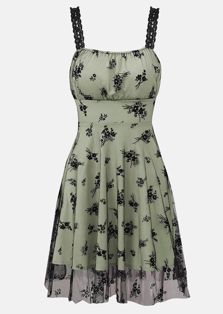 

Mini Dresses Floral Lace Splicing Ruffled Mini Dress in Green. Size: 3XL,M