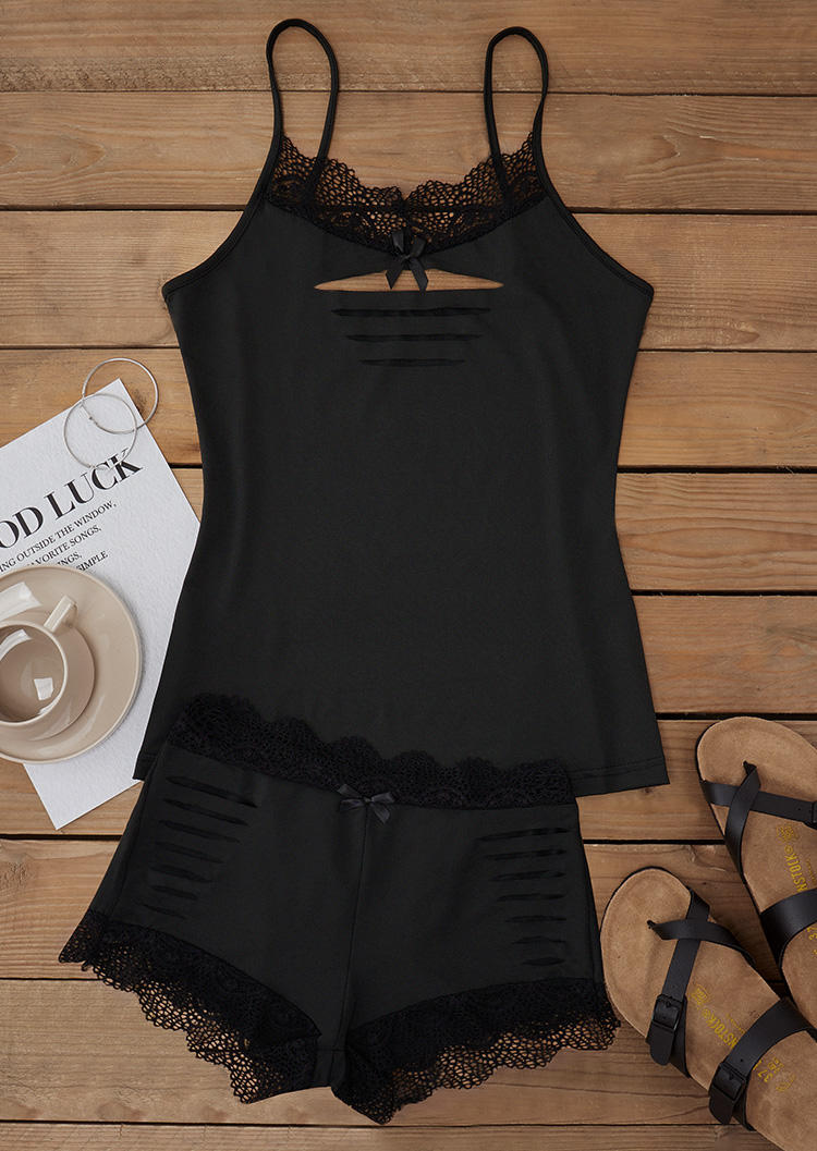 

Sleepwear Lace Splicing Cut Out Pajamas Set in Black. Size