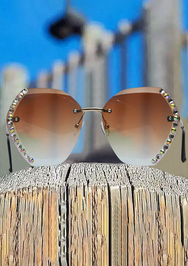 

Sunglasses Gradient Rhinestone Frame Fashion Glasses in Brown. Size