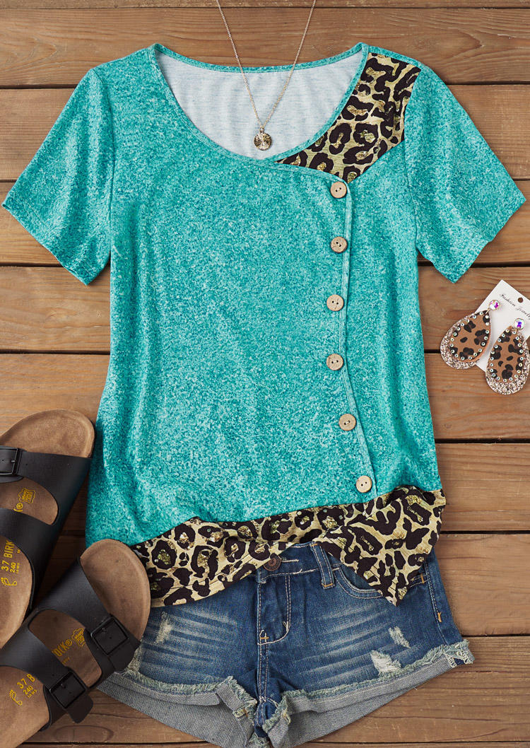 

Blouses Leopard Button Short Sleeve Blouse in Multicolor. Size: L,,XL