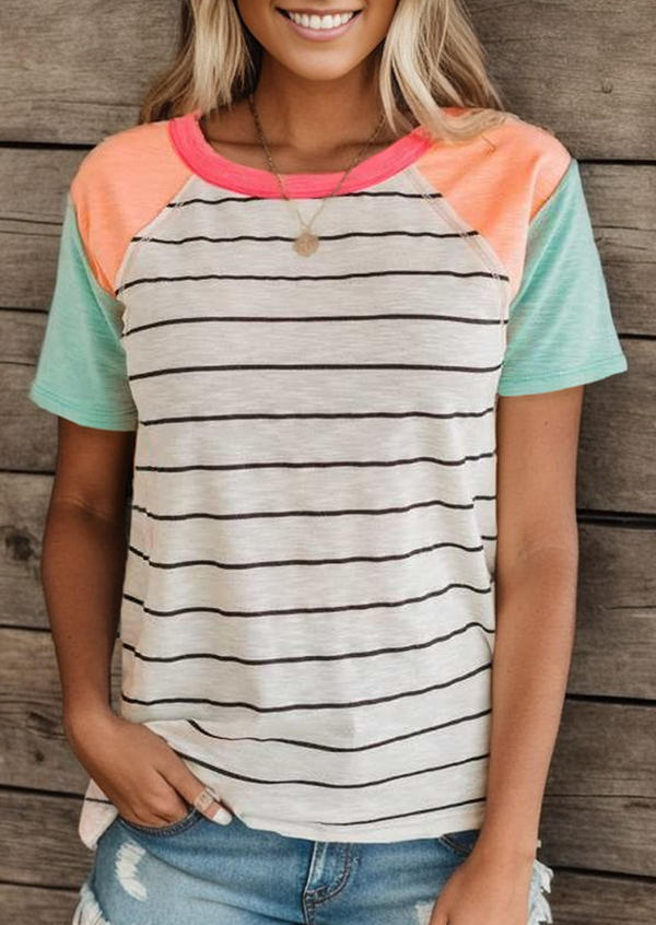 

Blouses Color Block Striped O-Neck Blouse in Multicolor. Size: L