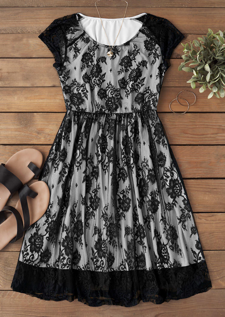 

Mini Dresses Ruffled Lace Splicing Mini Dress in Black. Size: L,M