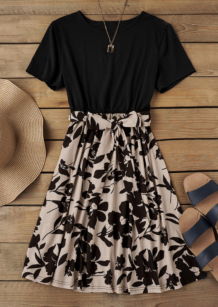 

Mini Dresses Floral Tie Short Sleeve Mini Dress in Multicolor. Size: L,M,,XL
