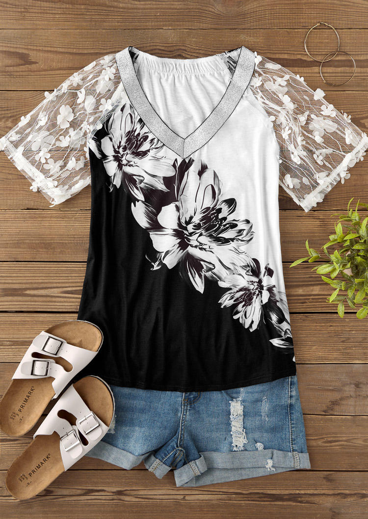 

Blouses Glitter Floral Lace Raglan Sleeve Blouse in White. Size: L,M,,XL