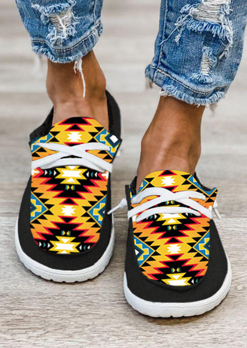 

Sneakers Aztec Geometric Western Flat Sneakers in Black. Size: ,38,39,40,41