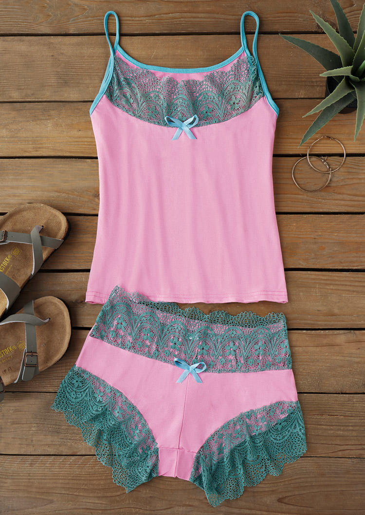 

Sleepwear Bowknot Lace Camisole And Shorts Pajamas Set in Multicolor. Size