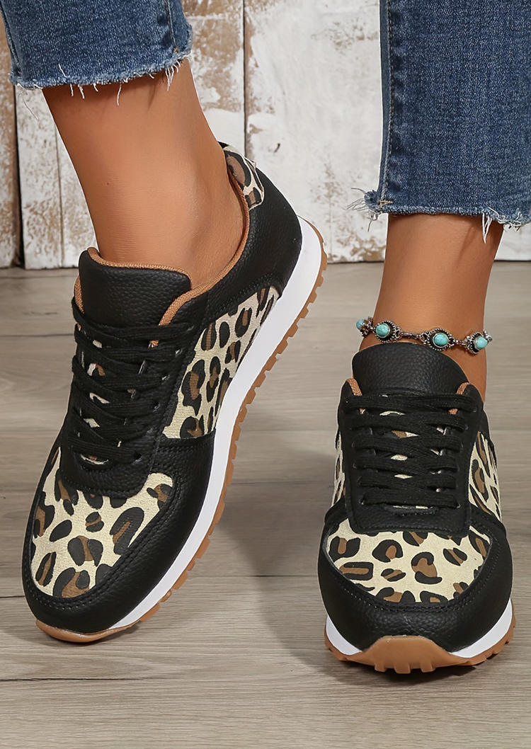 

Sneakers Leopard Lace Up Round Toe Flat Sneakers in Multicolor. Size: ,38