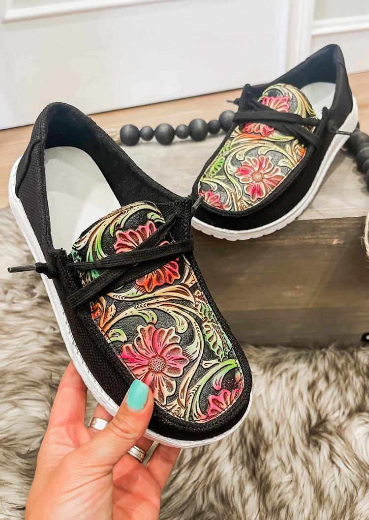 

Sneakers Floral Lace Up Flat Sneakers in Black. Size: ,38,39,40,41