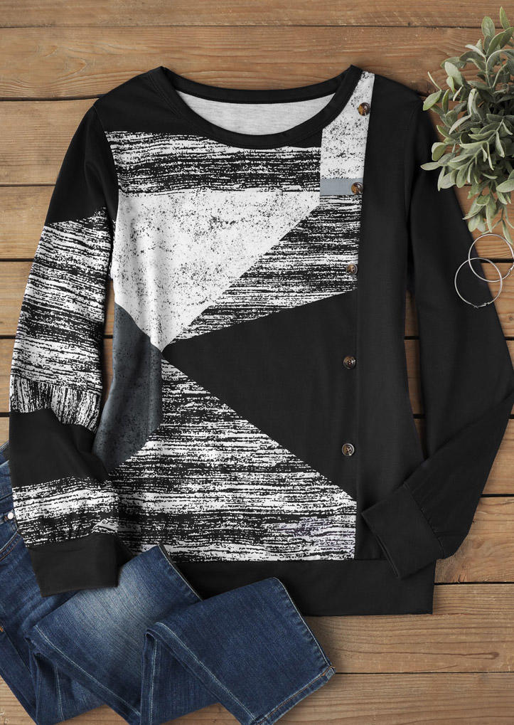 

Sweatshirts Color-Blocked Geometric Button Sweatshirt in Multicolor. Size: L,M,,XL