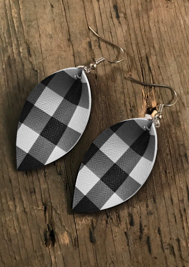

Earrings Checkered PU Hook Earrings in Multicolor. Size
