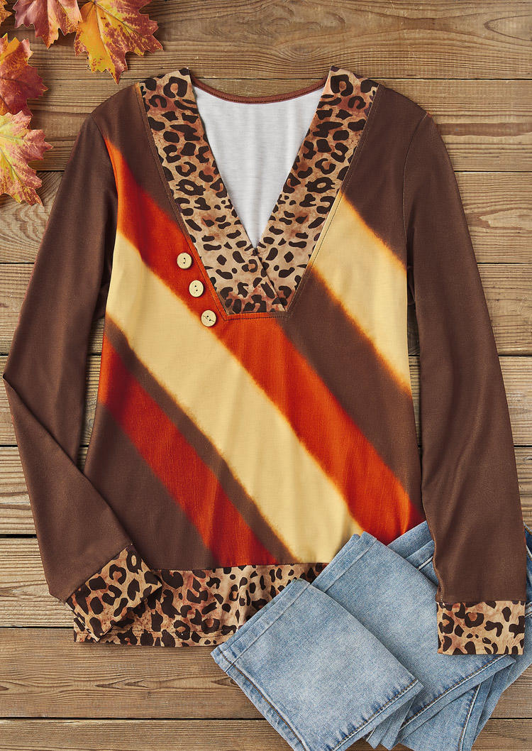 

Blouses Color-Blocked Leopard V-Neck Blouse in Multicolor. Size: M,,XL